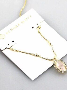 Kendra Scott necklace